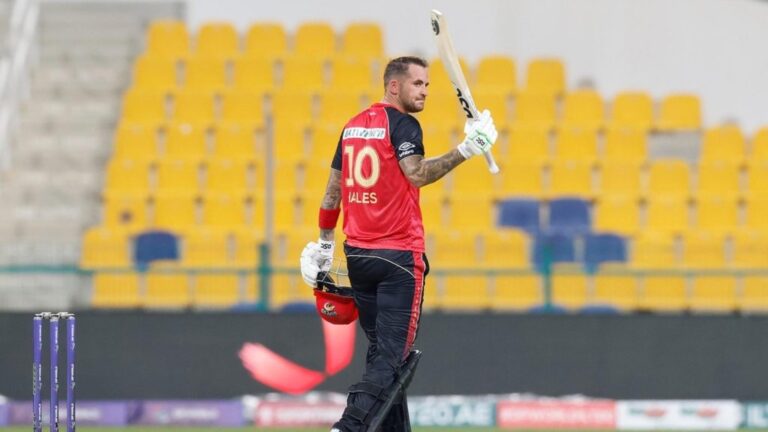 Alex Hales stars as Desert Vipers beat Knight Riders to top standings