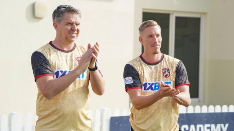 Coaches Simon Helmot and Carl Crowe, and UAE women’s captain Esha Oza