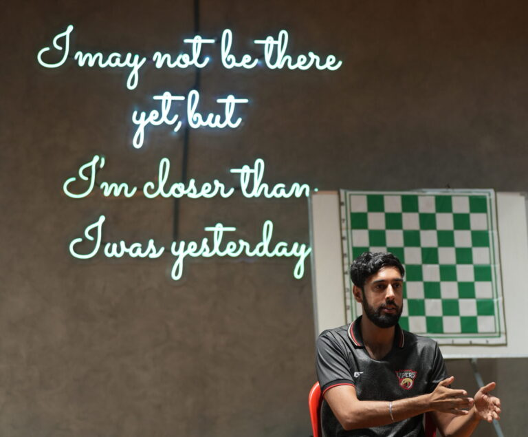 Hello hello and Kasa Kay Mumbai!