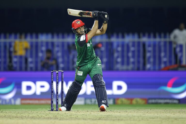 Hetmyer & Khuzaima fireworks sink ADKR